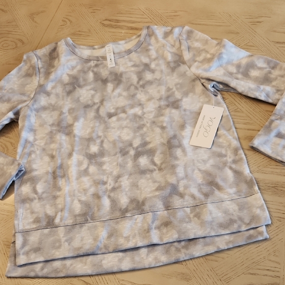 VOGO Athletica Tops - VOGO Athletica Gray Tie-Dye Fleece Lined Sweatshirt Womens NEW